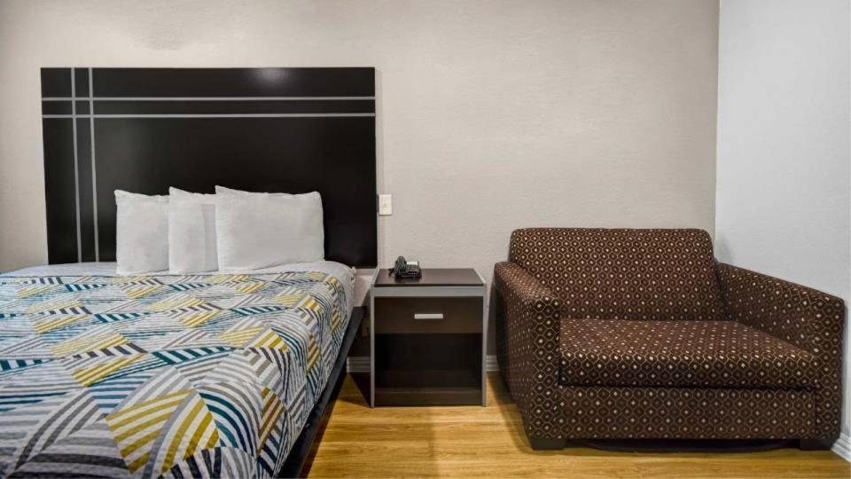 Motel 6 Humble, Tx - Houston International Airport Ngoại thất bức ảnh
